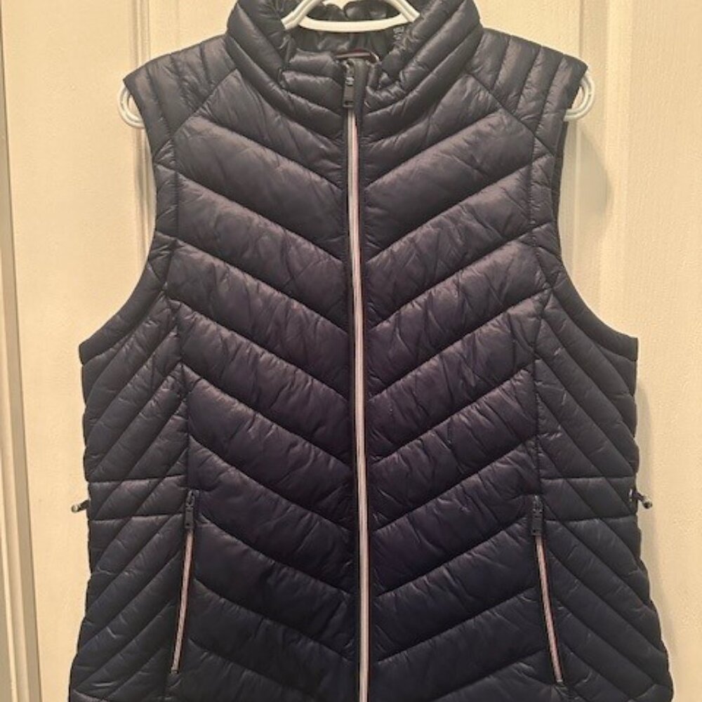 Tommy Hilfiger Navy Puffer Vest - Large